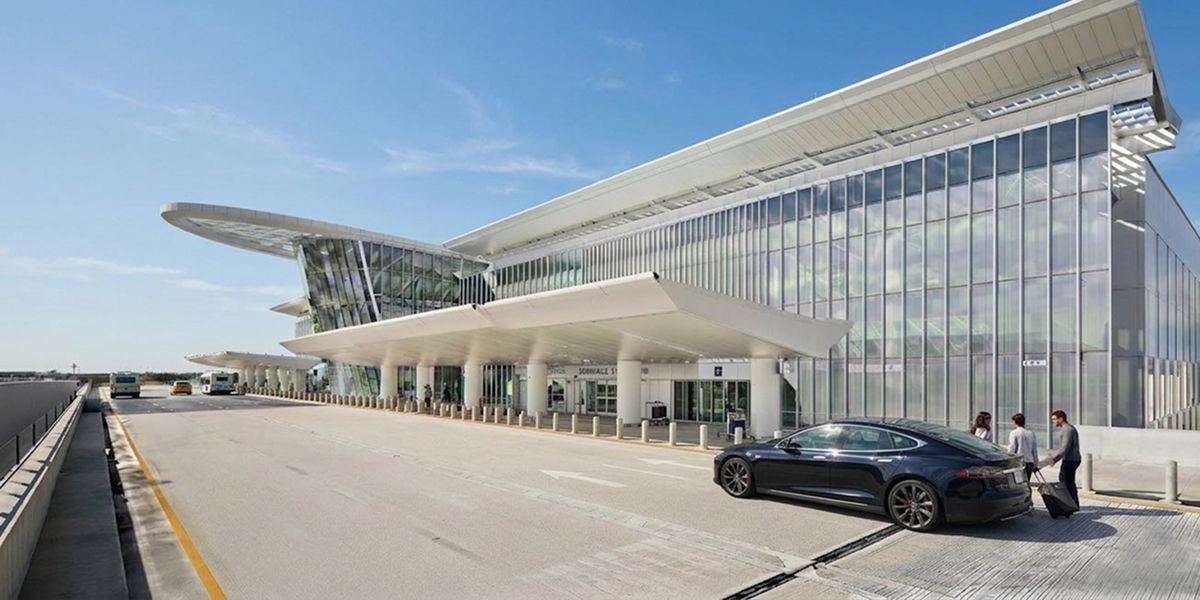 Orlando Airport luxury car rental (MCO): Everything you need to know